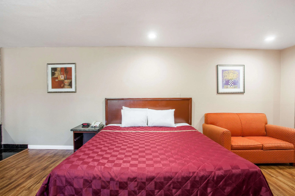 Express Inn & Suites Ontario Airport