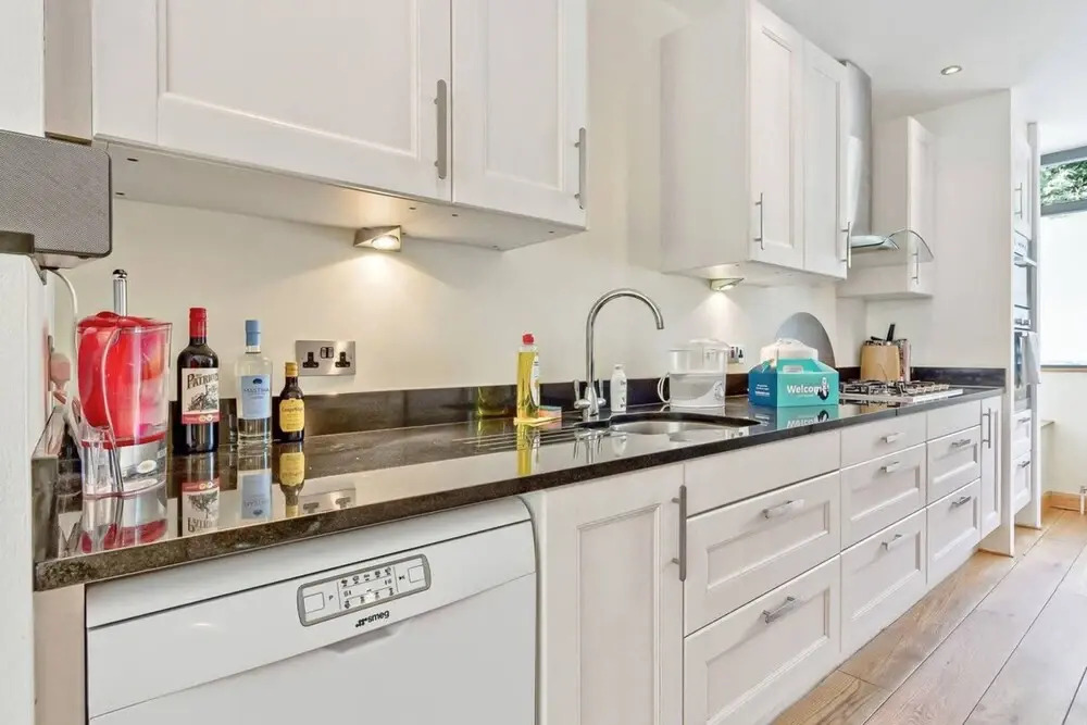 Stylish and Bright 3 Bedroom Duplex in North London