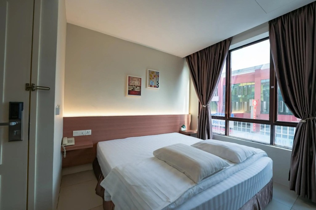 Green Hotel