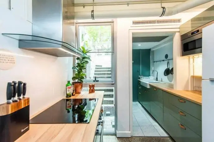 The Nest - Stylish Modern Room with Rooftop Terrace