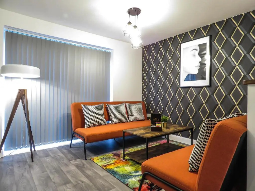 Tudors eSuites 5 Bed House
