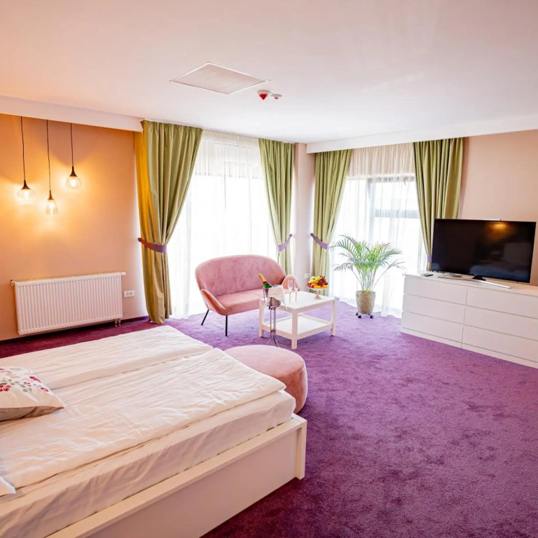 Hotel Senator