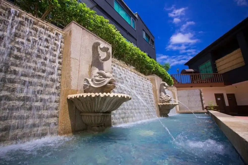 Four Season Beauty Hotel