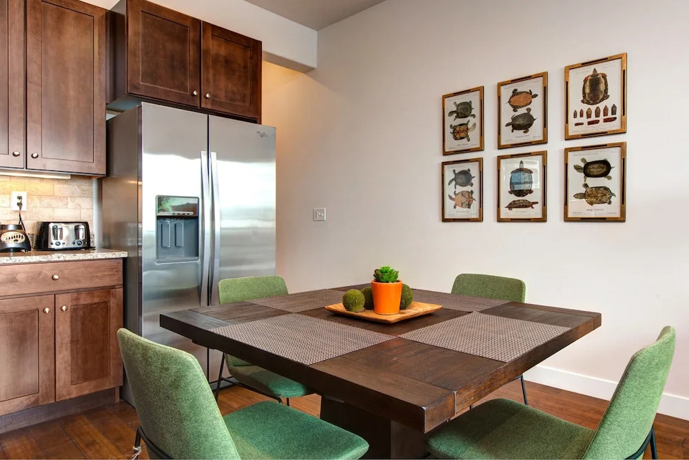 Park Lane South Apartment 6169 by RedAwning
