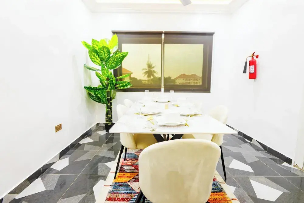 Bawuah Royal Apartments
