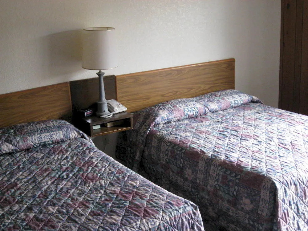 Oneida Village Inn
