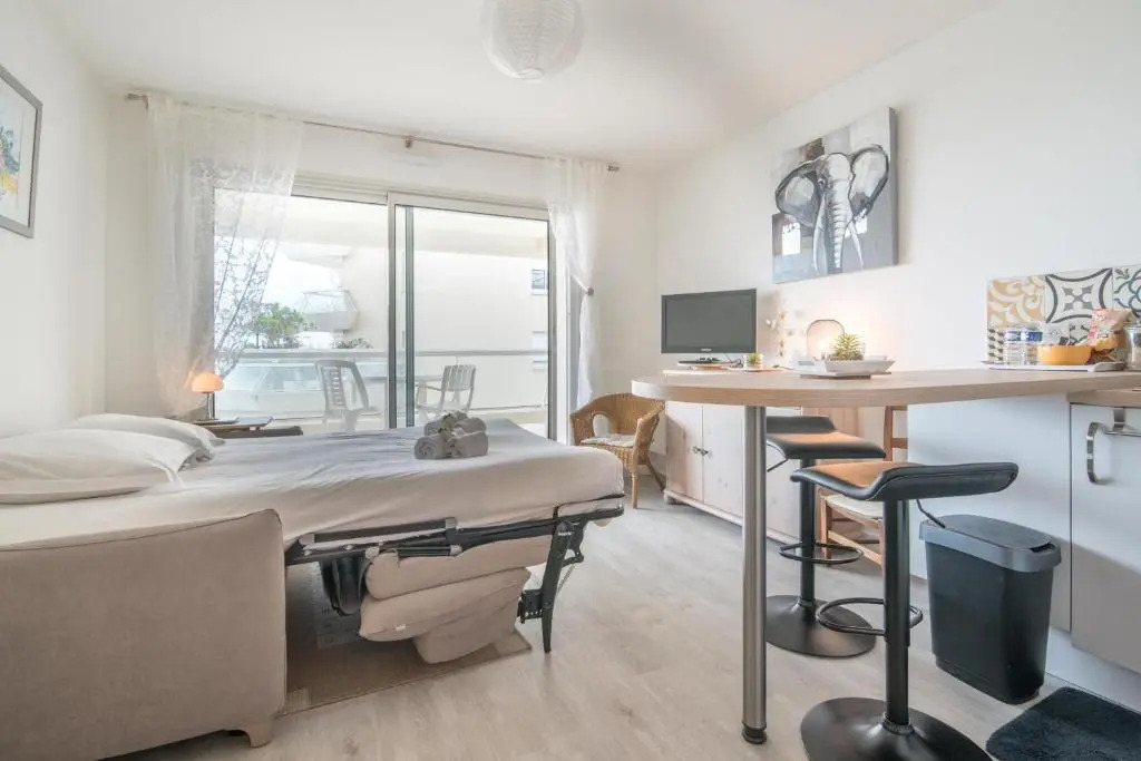 Studio vue mer, avec grande terrasse