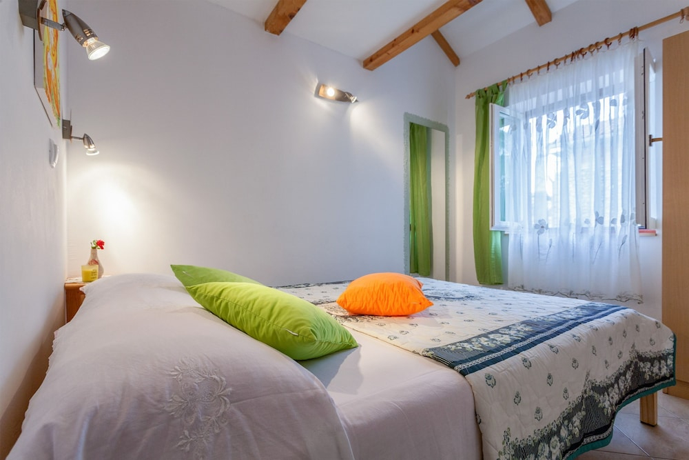 Heritage House Apola