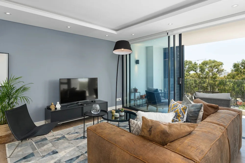 301 the Warwick