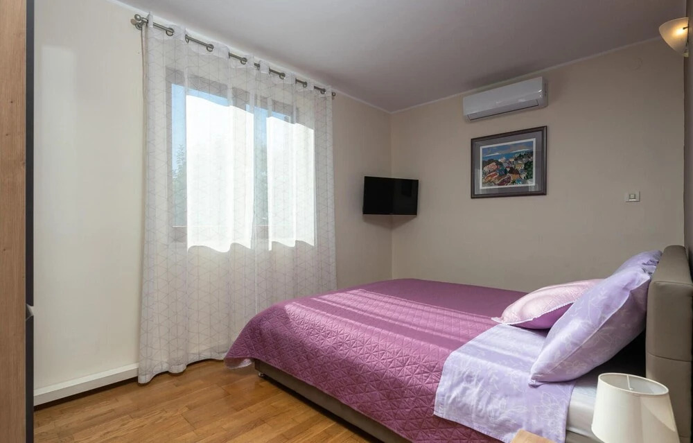 Awesome Home in Vrsar With Wifi and 4 Bedrooms