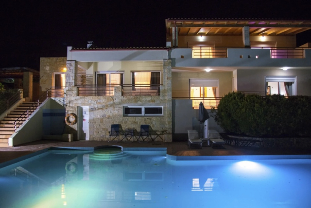 Villa Irida, sleeping 8, sea views, private pool