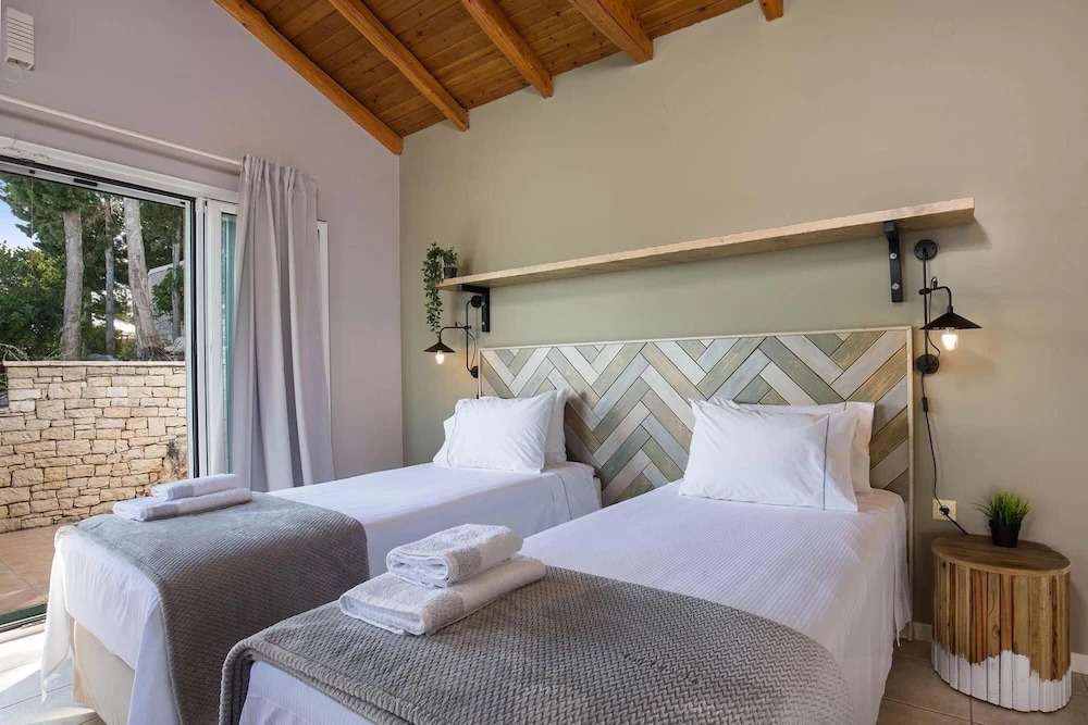 Danai Villa - Charming Escape With Oceanside Views