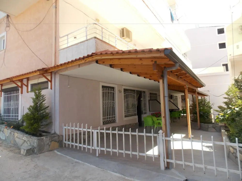 Kleri Beach Apartments