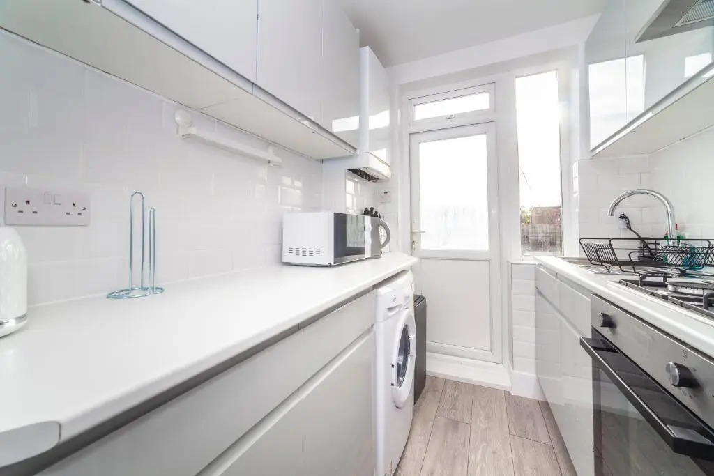 Autonomous 2 BDR apartment with Garden and Parking