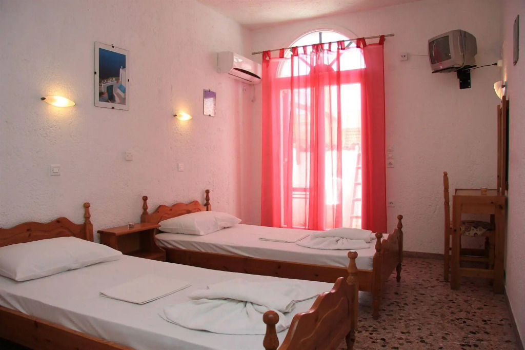 Santa Irini Hotel