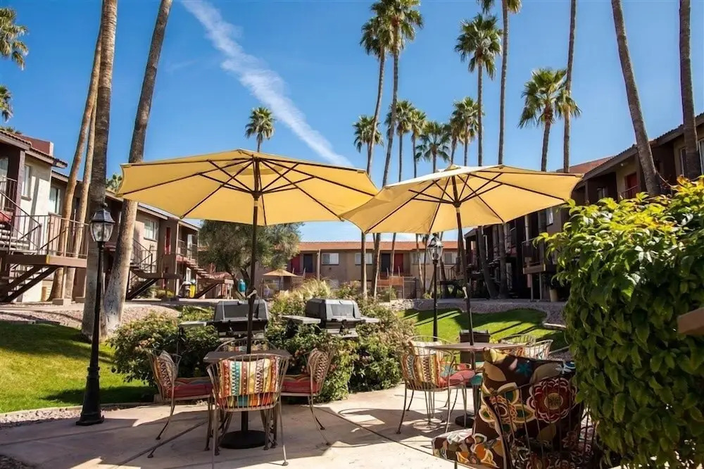 225 Fully Furnished with WiFi by RedAwning