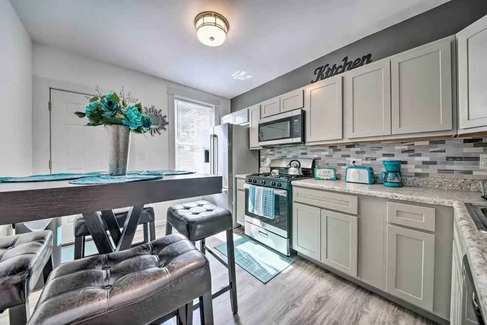Family-friendly St Louis Home < 6 Mi to Dtwn!