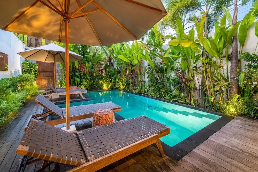 Luxury Private Loft, 2 BR, Canggu With Staff