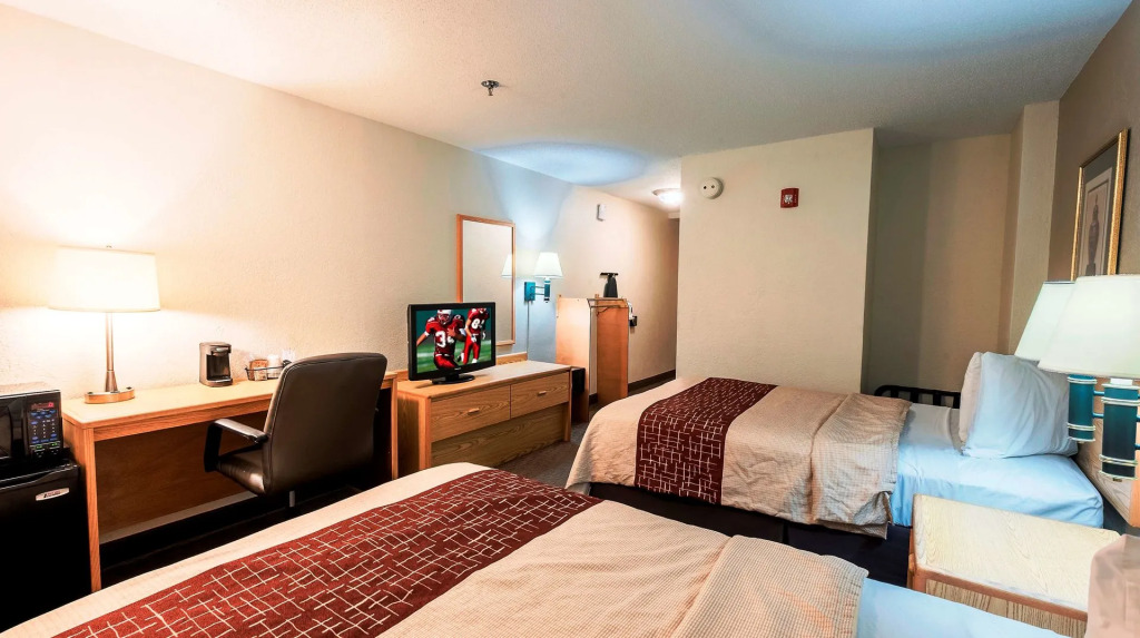 Red Roof Inn PLUS Boston - Mansfield - Foxboro