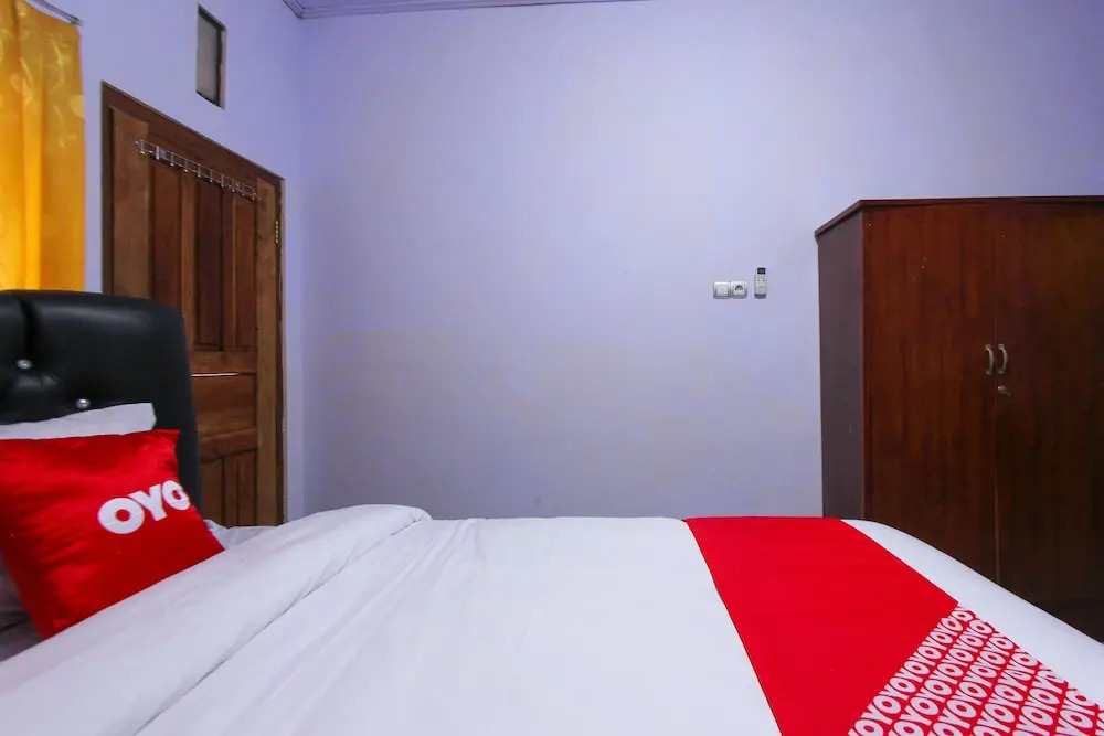 OYO 1721 A. Yani 95 Residence