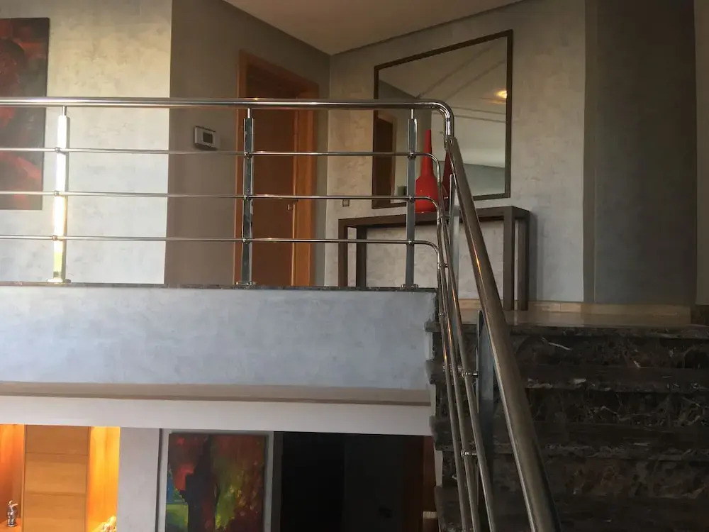 Luxurious 5 Bedrooms Villa Ref HI51053