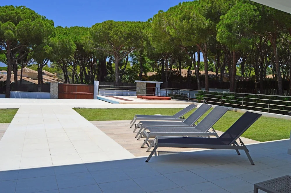 Stunning contemporary villa 5 bedrooms heated pool Las Chapas Marbella