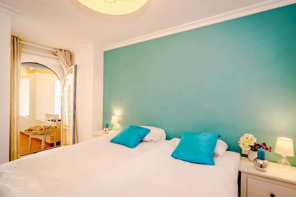 SAA2 Stunning 3 bedroom apt in Puerto Banus Roomservice