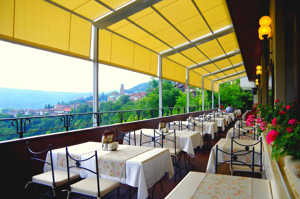 Yantra Grand Hotel