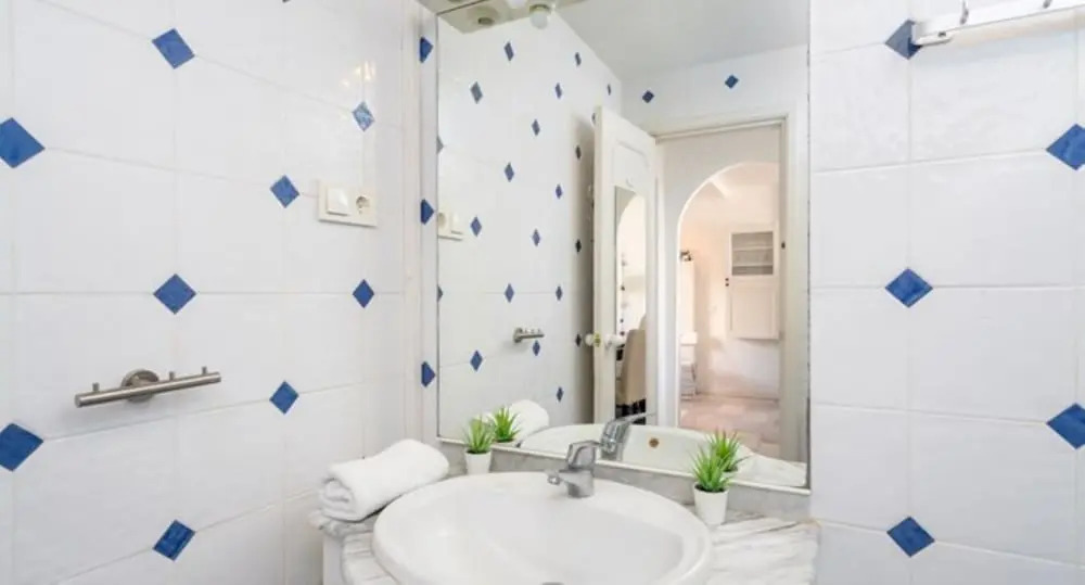 Apartment - 2 Bedrooms with Pool and WiFi - 107875