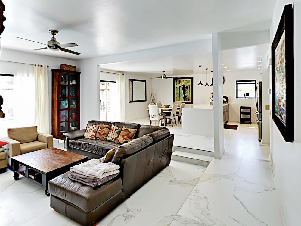 N Hermosa - 3 Br Home
