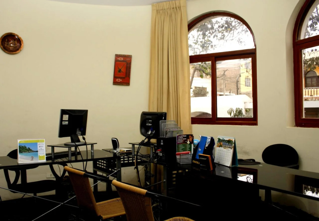 LYNIK La Casa de Blanca