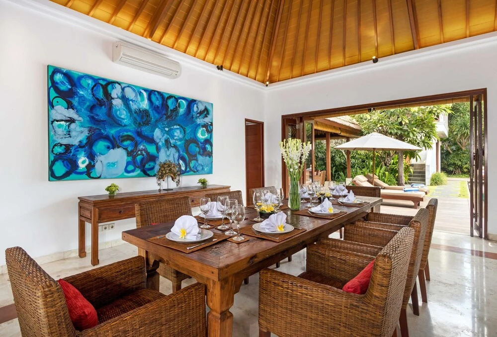 Villa Rubina - Luxury Pool Villa in Batu Belig Next to the Beach