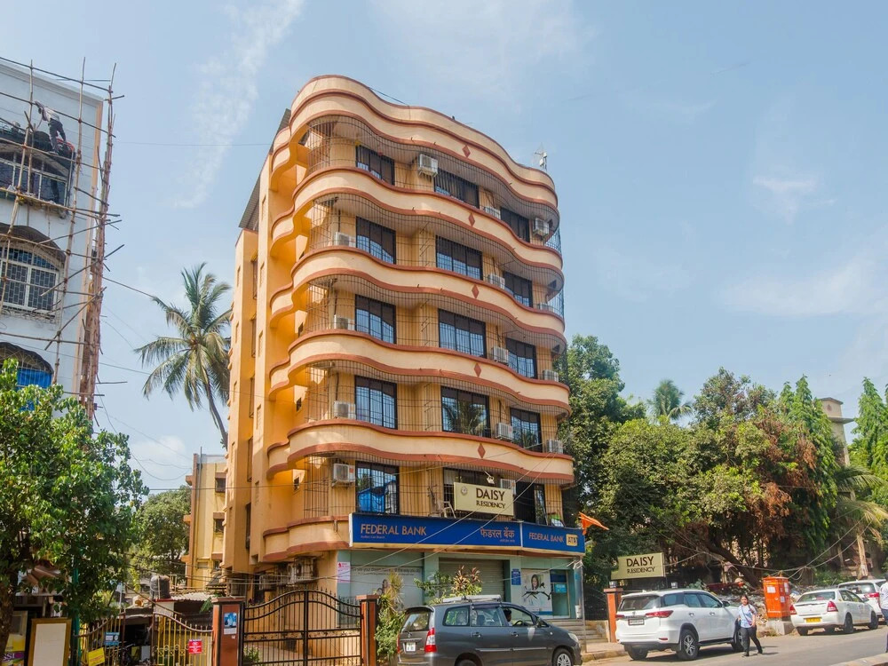 OYO 1453 Hotel Daisy Residency
