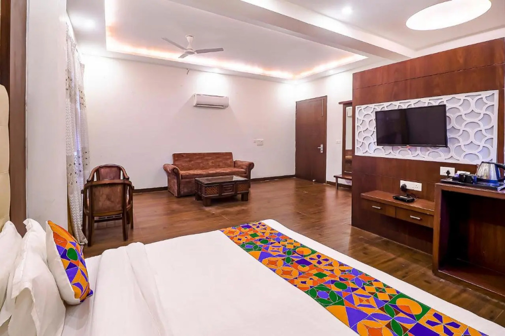 Fabhotel Swess Grand