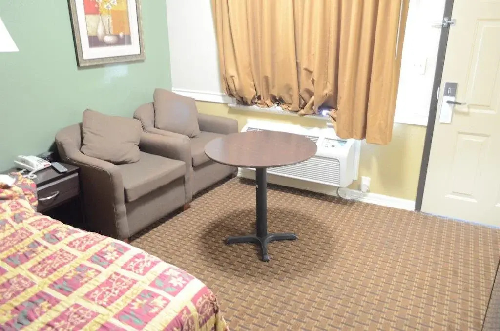 Budget Host Inn & Suites