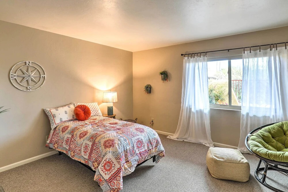Tucson Townhome: 11 Mi to Dtwn - Long-term Stays!