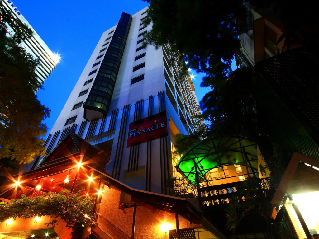 Pinnacle Lumpini Park Hotel