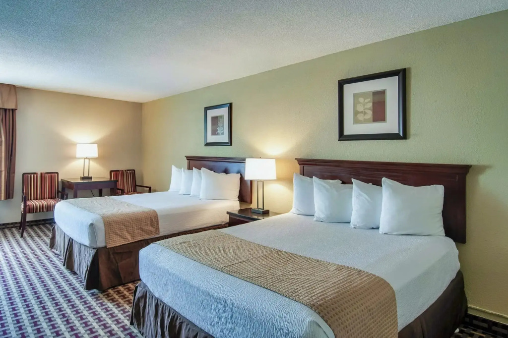 Days Inn & Suites by Wyndham Johnson City