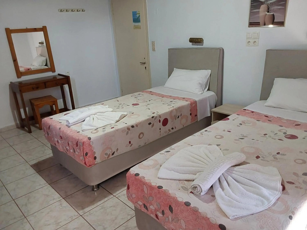 Amadeus Hawaii Apartments & Studios