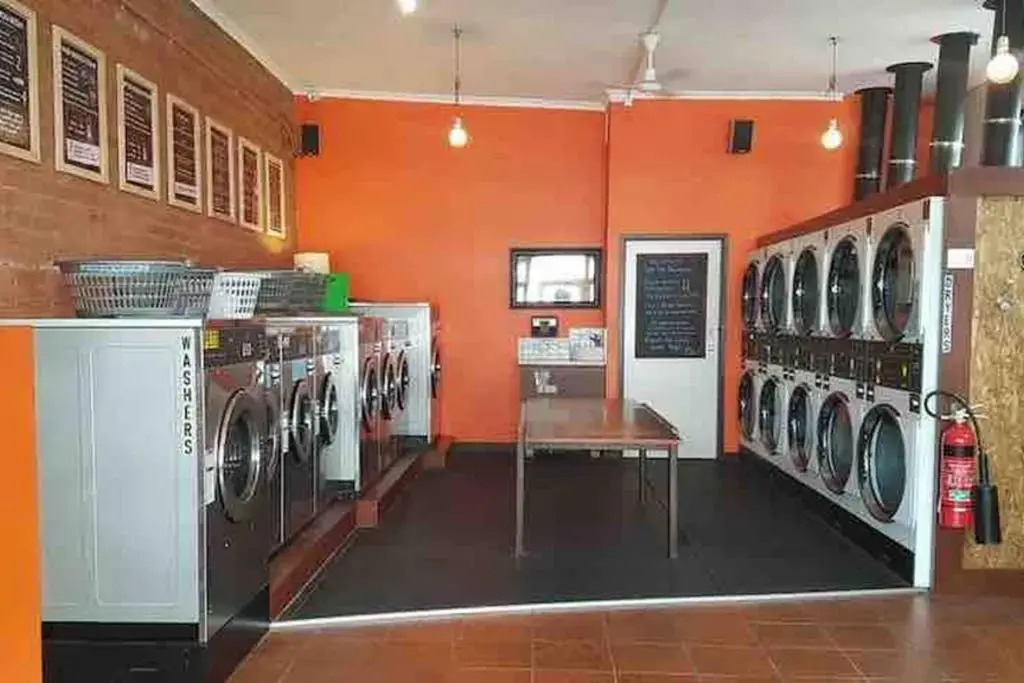 10A Brunswick Living Studio Close to APT and CBD Free Wifi Tram at Doorstep