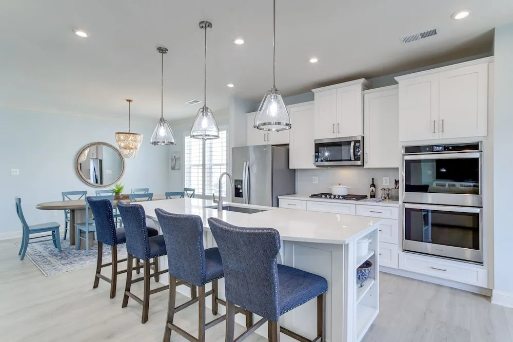 Modern & Spacious Home w/ Pool in Ocean View