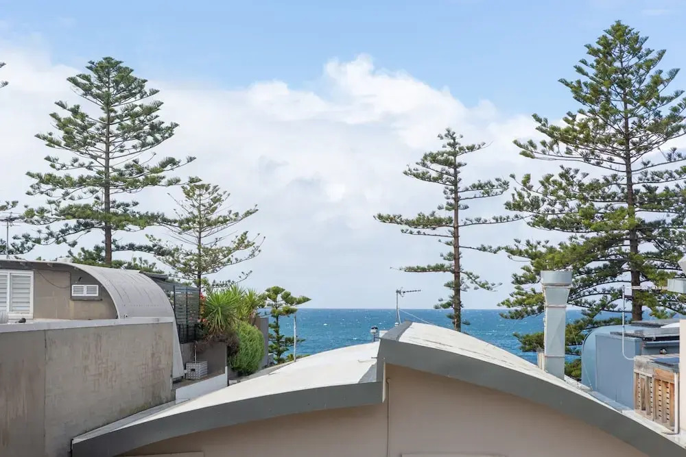 Madecomfy Trendy Apartment on Dee Why Beach