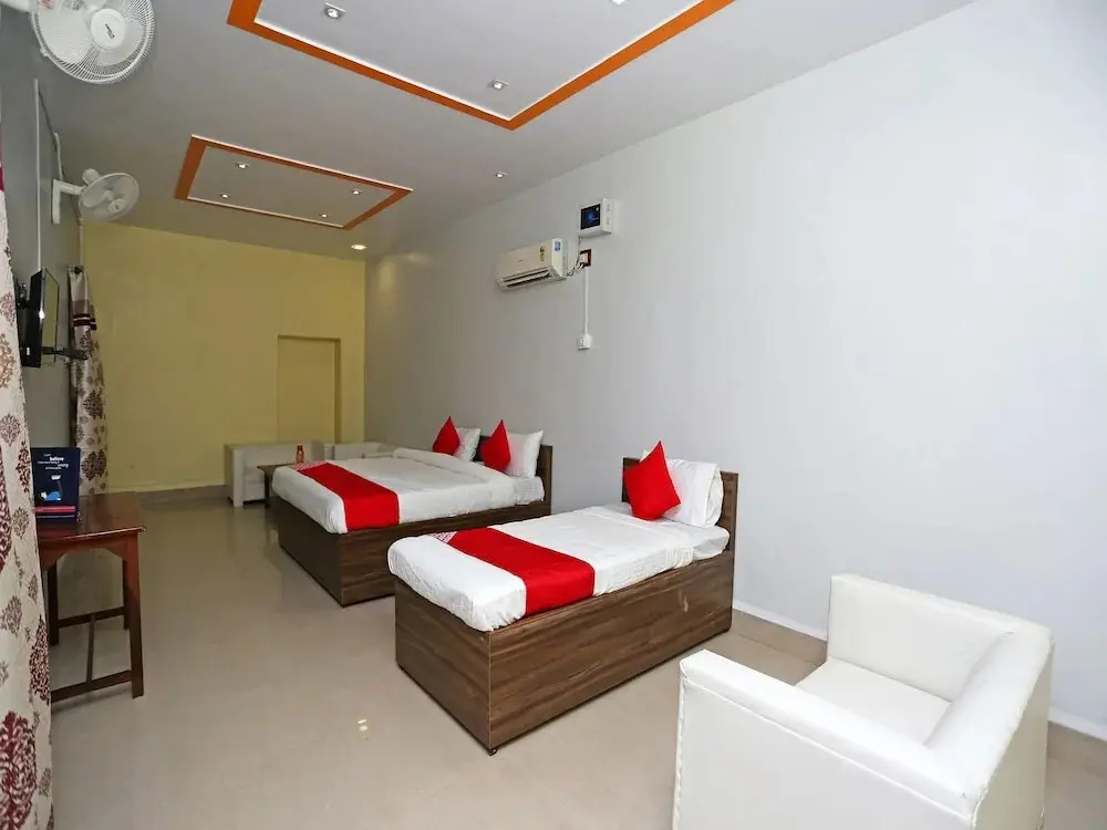 The Palms Resort By OYO Rooms