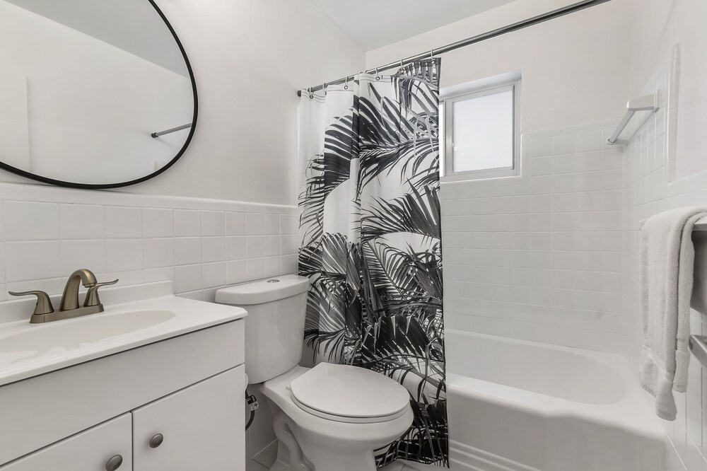 Alani Bay Premium Condos