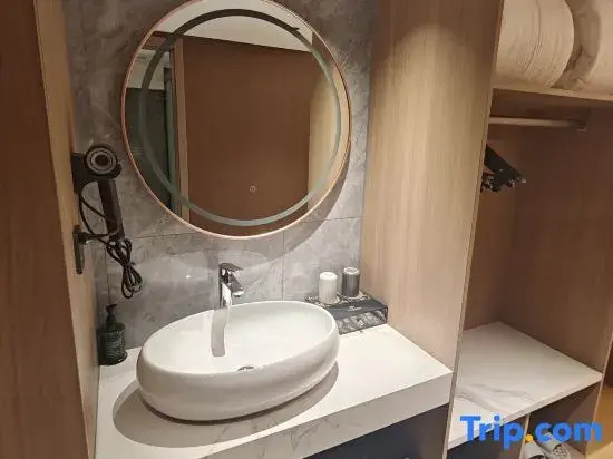 Paro Hotel (Lunda Plaza)