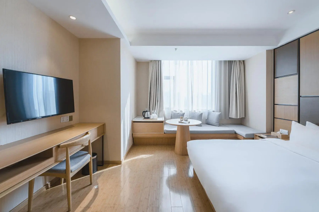 Ji Hotel (Shanghai Zhoupu, Wanda Plaza)