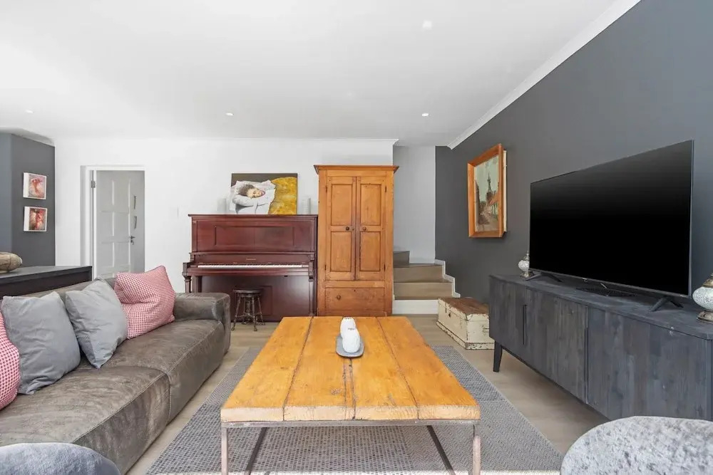 Uptown Retreat
