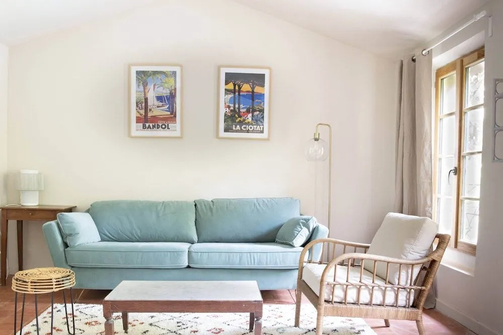 Maison Sumiane - Maison d hotes et locations avec piscine