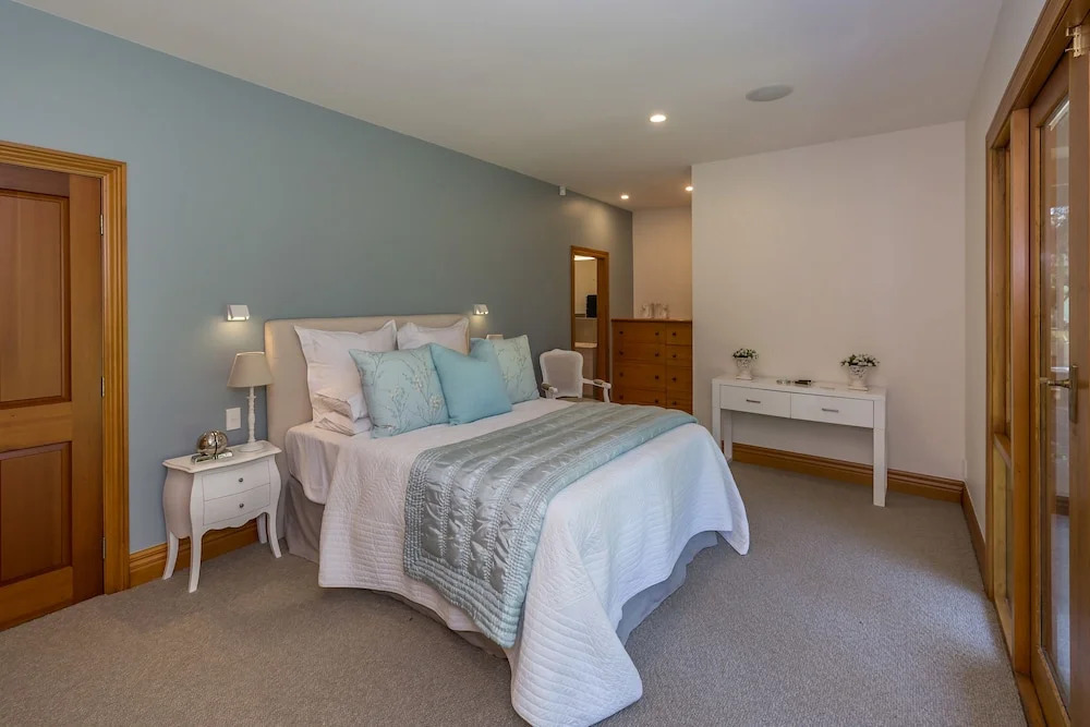 BOND ESTATE LUXURY ACCOMMODATION
