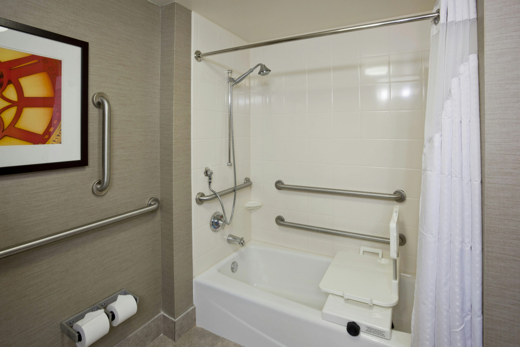 Holiday Inn Express & Suites Bloomington West by IHG